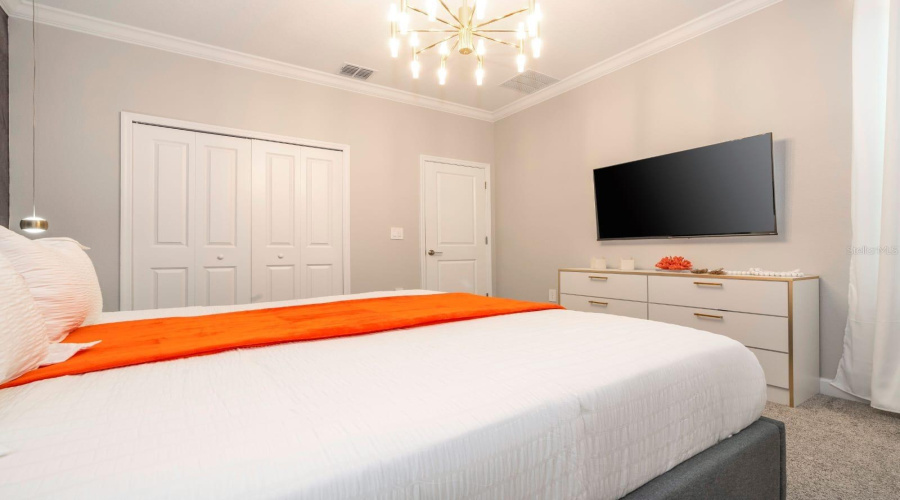 DAVENPORT, Florida 33896, 6 Bedrooms Bedrooms, ,5 BathroomsBathrooms,Residential,For Sale,TAKEAWAY,0,MFRO6313770