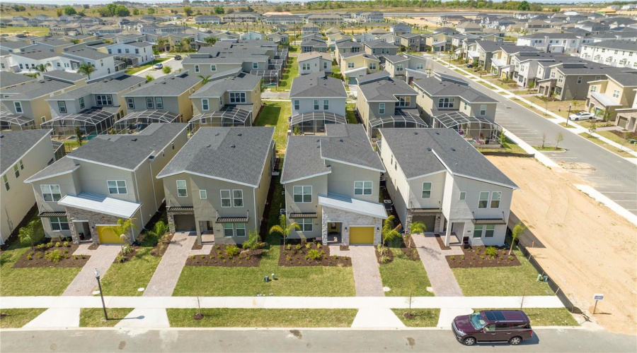 DAVENPORT, Florida 33896, 6 Bedrooms Bedrooms, ,5 BathroomsBathrooms,Residential,For Sale,TAKEAWAY,0,MFRO6313770