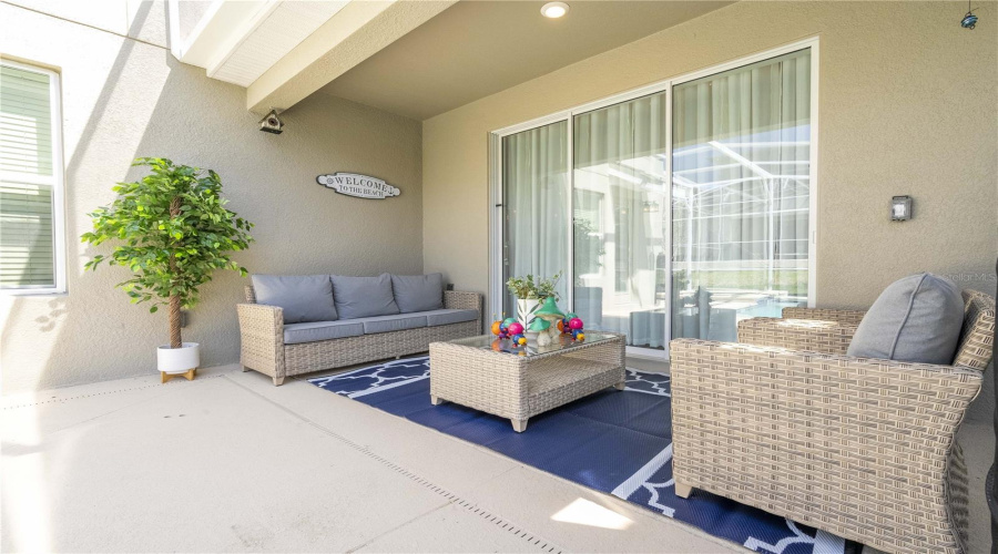 DAVENPORT, Florida 33896, 6 Bedrooms Bedrooms, ,5 BathroomsBathrooms,Residential,For Sale,TAKEAWAY,0,MFRO6313770