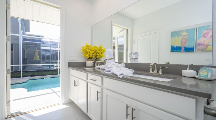 DAVENPORT, Florida 33896, 6 Bedrooms Bedrooms, ,5 BathroomsBathrooms,Residential,For Sale,TAKEAWAY,0,MFRO6313770