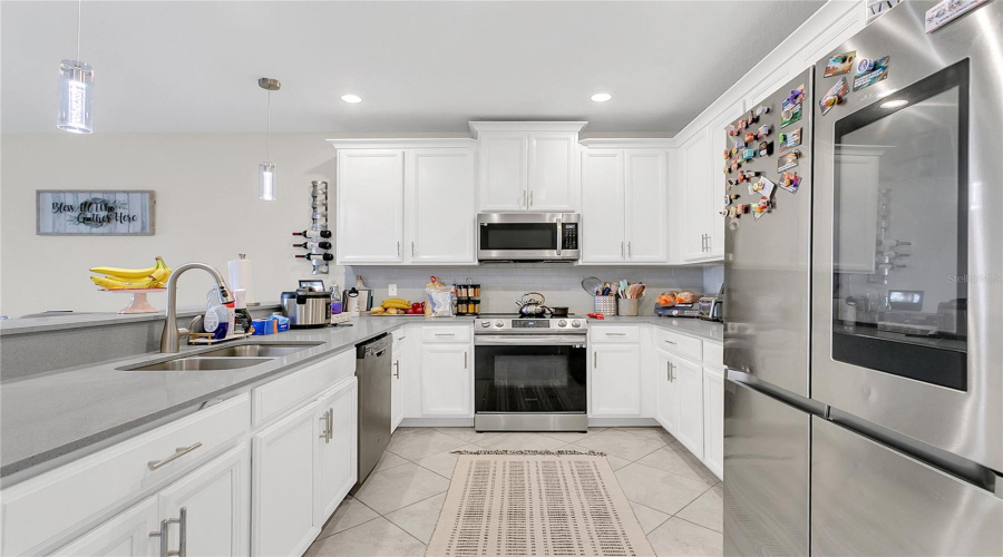 DAVENPORT, Florida 33896, 3 Bedrooms Bedrooms, ,2 BathroomsBathrooms,Residential,For Sale,AZALEA SANDS,0,MFRO6366504