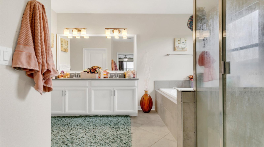 DAVENPORT, Florida 33896, 3 Bedrooms Bedrooms, ,2 BathroomsBathrooms,Residential,For Sale,AZALEA SANDS,0,MFRO6366504