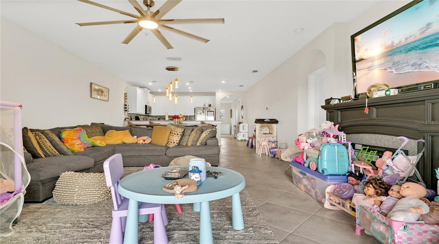 DAVENPORT, Florida 33896, 3 Bedrooms Bedrooms, ,2 BathroomsBathrooms,Residential,For Sale,AZALEA SANDS,0,MFRO6366504