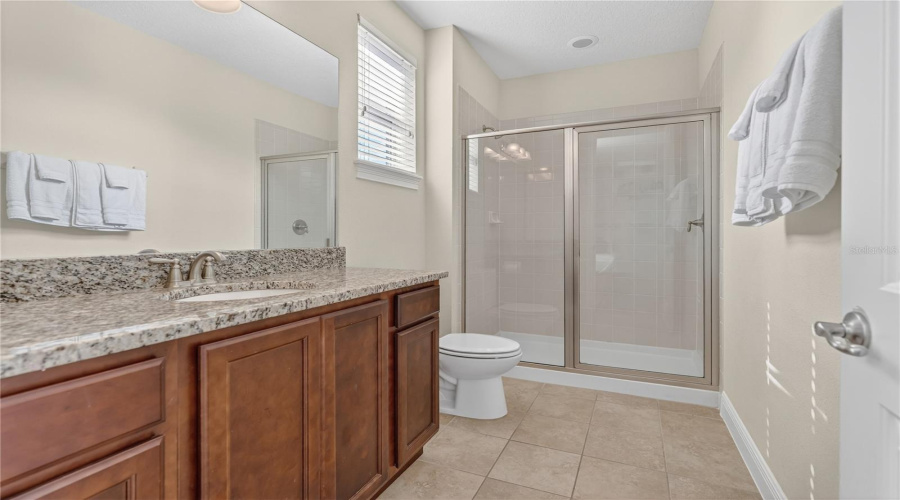 Ensuite to Lilo & Stitch Room