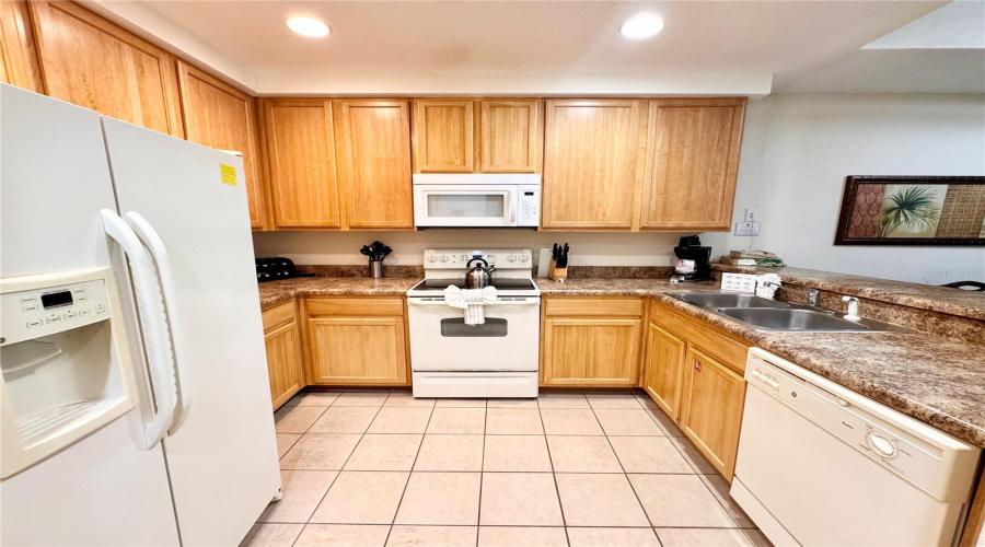 KISSIMMEE, Florida 34747, 3 Bedrooms Bedrooms, ,2 BathroomsBathrooms,Residential,For Sale,TREASURE TROVE,0,MFRO6331452