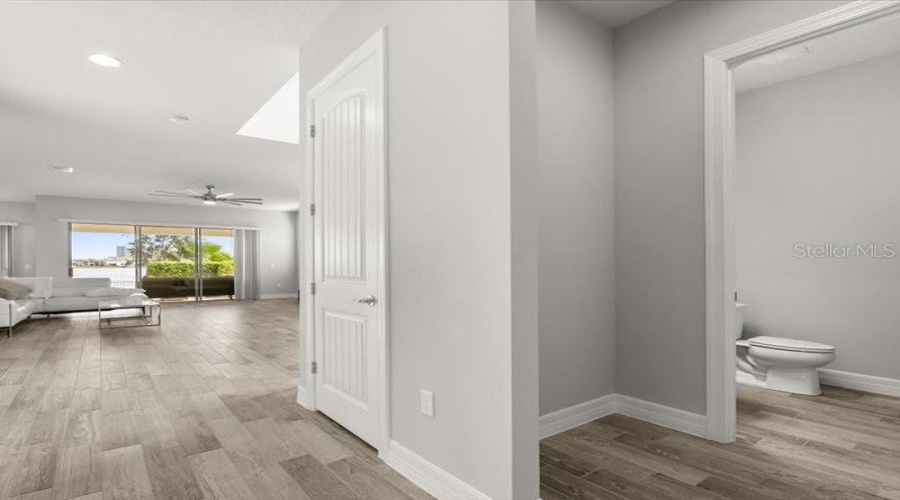 ORLANDO, Florida 32836, 5 Bedrooms Bedrooms, ,5 BathroomsBathrooms,Residential,For Sale,LEMON LAKE,0,MFRO6366645