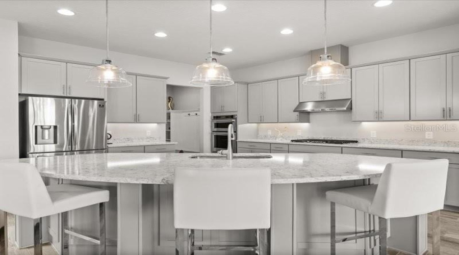 ORLANDO, Florida 32836, 5 Bedrooms Bedrooms, ,5 BathroomsBathrooms,Residential,For Sale,LEMON LAKE,0,MFRO6366645