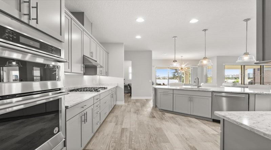 ORLANDO, Florida 32836, 5 Bedrooms Bedrooms, ,5 BathroomsBathrooms,Residential,For Sale,LEMON LAKE,0,MFRO6366645