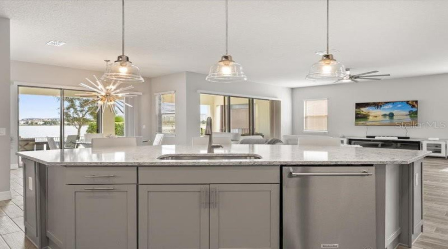 ORLANDO, Florida 32836, 5 Bedrooms Bedrooms, ,5 BathroomsBathrooms,Residential,For Sale,LEMON LAKE,0,MFRO6366645