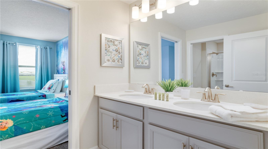 CHAMPIONS GATE, Florida 33896, 6 Bedrooms Bedrooms, ,6 BathroomsBathrooms,Residential,For Sale,MAIDSTONE,0,MFRO6366748