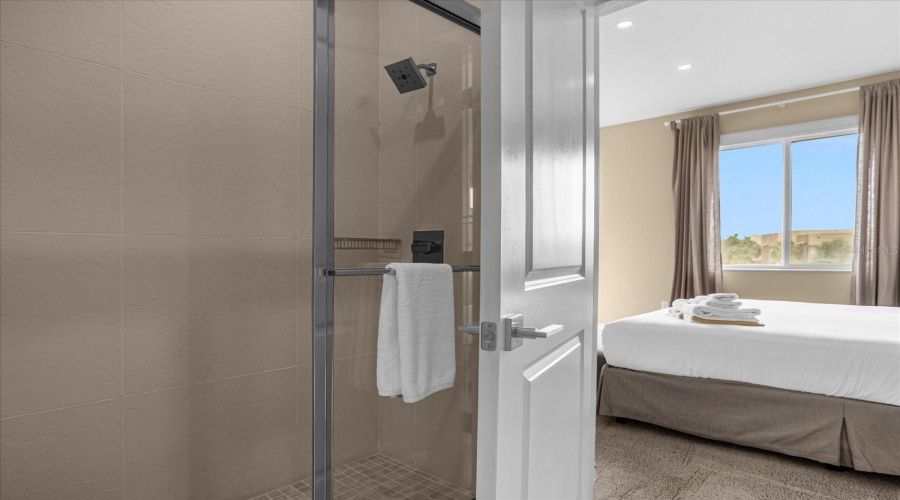 bedroom 2 with fill bath