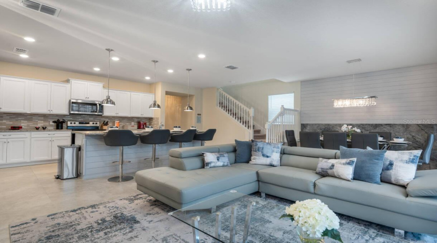 DAVENPORT, Florida 33897, 5 Bedrooms Bedrooms, ,4 BathroomsBathrooms,Residential,For Sale,LANA,0,MFRO6363572