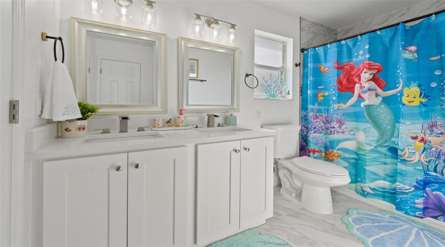 KISSIMMEE, Florida 34747, 6 Bedrooms Bedrooms, ,4 BathroomsBathrooms,Residential,For Sale,YELLOW CRANE,0,MFRO6366571