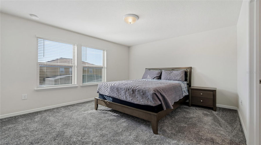 DAVENPORT, Florida 33837, 5 Bedrooms Bedrooms, ,4 BathroomsBathrooms,Residential,For Sale,MISTY OAK,0,MFRS5140112