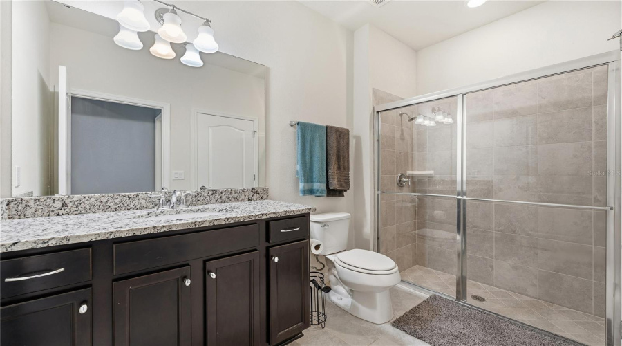 DAVENPORT, Florida 33837, 5 Bedrooms Bedrooms, ,4 BathroomsBathrooms,Residential,For Sale,MISTY OAK,0,MFRS5140112