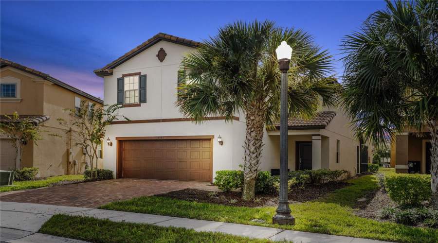DAVENPORT, Florida 33837, 5 Bedrooms Bedrooms, ,4 BathroomsBathrooms,Residential,For Sale,MISTY OAK,0,MFRS5140112