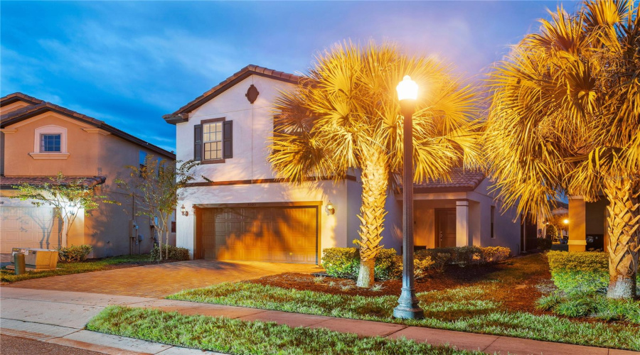 DAVENPORT, Florida 33837, 5 Bedrooms Bedrooms, ,4 BathroomsBathrooms,Residential,For Sale,MISTY OAK,0,MFRS5140112