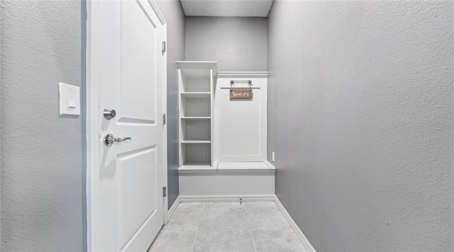 DAVENPORT, Florida 33837, 5 Bedrooms Bedrooms, ,4 BathroomsBathrooms,Residential,For Sale,MISTY OAK,0,MFRS5140112