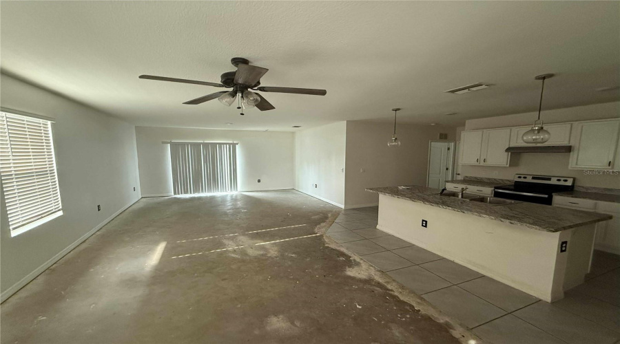 DAVENPORT, Florida 33837, 5 Bedrooms Bedrooms, ,3 BathroomsBathrooms,Residential,For Sale,GINA,0,MFRO6337591