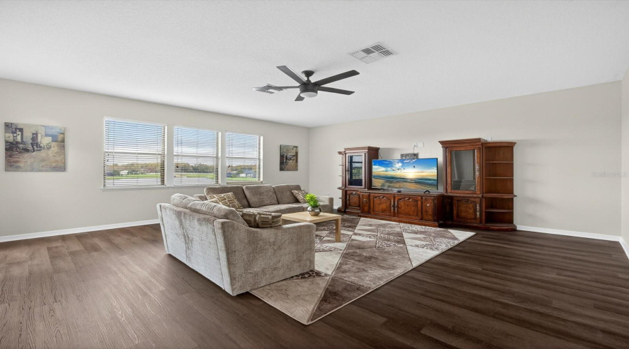 KISSIMMEE, Florida 34746, 6 Bedrooms Bedrooms, ,4 BathroomsBathrooms,Residential,For Sale,ANGLER,0,MFRO6366323