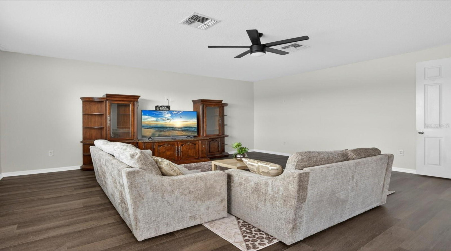 KISSIMMEE, Florida 34746, 6 Bedrooms Bedrooms, ,4 BathroomsBathrooms,Residential,For Sale,ANGLER,0,MFRO6366323