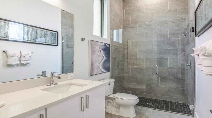 DAVENPORT, Florida 33837, 6 Bedrooms Bedrooms, ,6 BathroomsBathrooms,Residential,For Sale,OAK CREEK,0,MFRO6366824