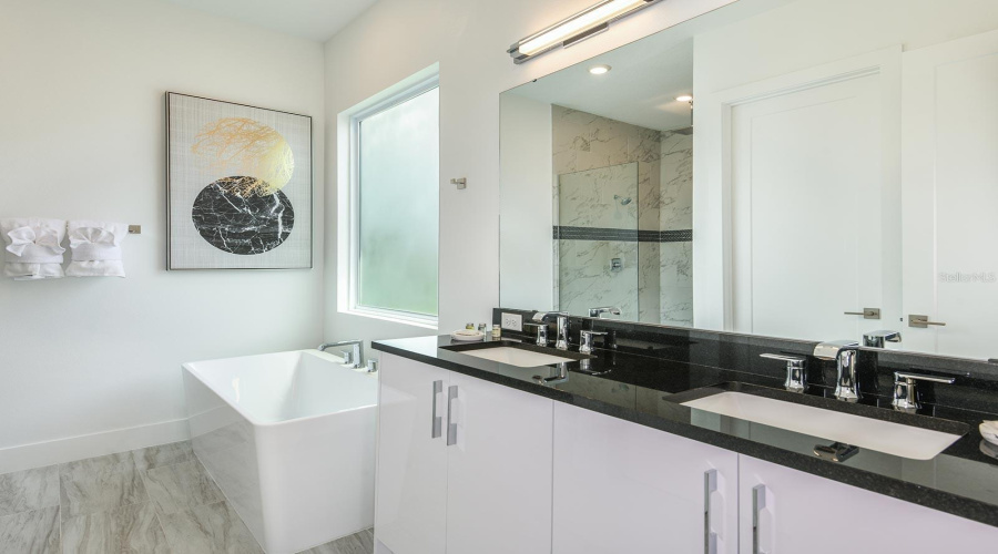 DAVENPORT, Florida 33837, 6 Bedrooms Bedrooms, ,6 BathroomsBathrooms,Residential,For Sale,OAK CREEK,0,MFRO6366824