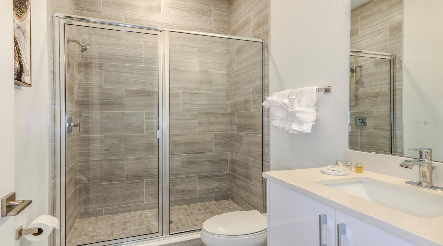 DAVENPORT, Florida 33837, 6 Bedrooms Bedrooms, ,6 BathroomsBathrooms,Residential,For Sale,OAK CREEK,0,MFRO6366824