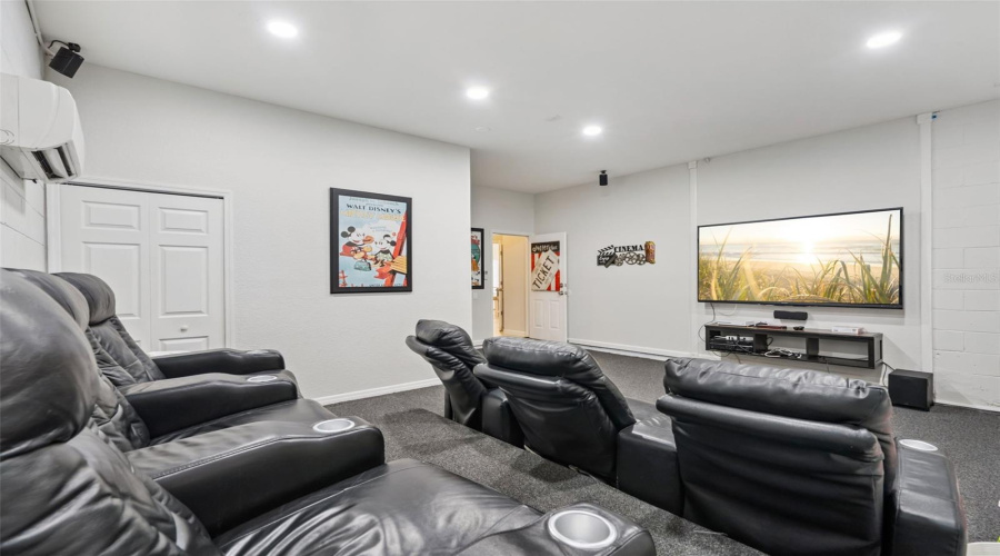 KISSIMMEE, Florida 34747, 6 Bedrooms Bedrooms, ,4 BathroomsBathrooms,Residential,For Sale,DAULBY,0,MFRO6365819