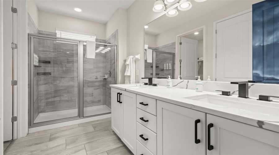 KISSIMMEE, Florida 34747, 5 Bedrooms Bedrooms, ,4 BathroomsBathrooms,Residential,For Sale,MARKER,0,MFRS5139555