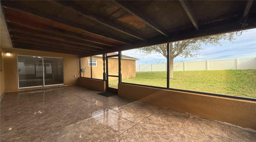 Screened covered rear patio