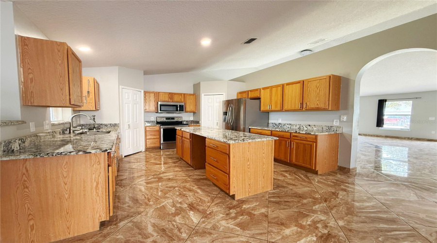 DAVENPORT, Florida 33837, 4 Bedrooms Bedrooms, ,2 BathroomsBathrooms,Residential,For Sale,LOBELIA DR,0,MFRO6366056