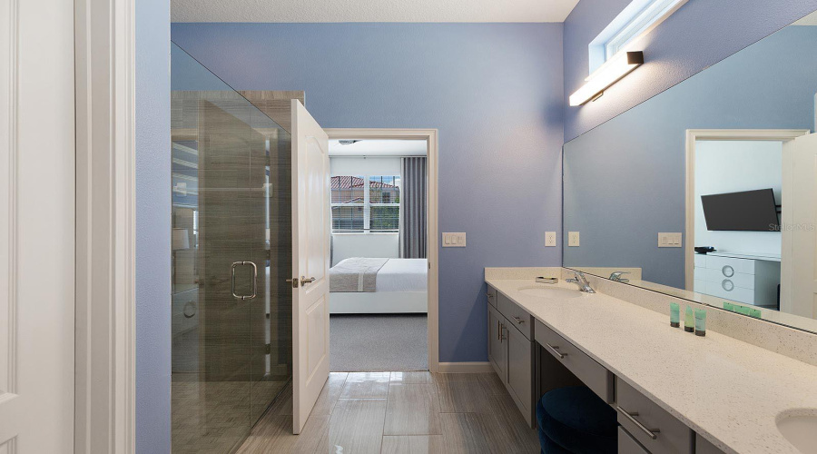 DAVENPORT, Florida 33837, 11 Bedrooms Bedrooms, ,11 BathroomsBathrooms,Residential,For Sale,OAK SHADOW COURT,0,MFRS5139957