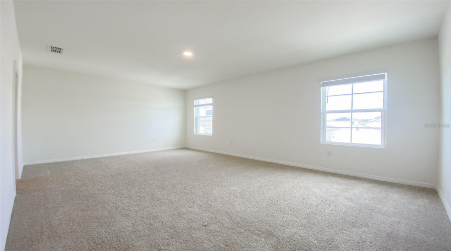 DAVENPORT, Florida 33837, 5 Bedrooms Bedrooms, ,3 BathroomsBathrooms,Residential,For Sale,ELKRIDGE,0,MFRO6366501