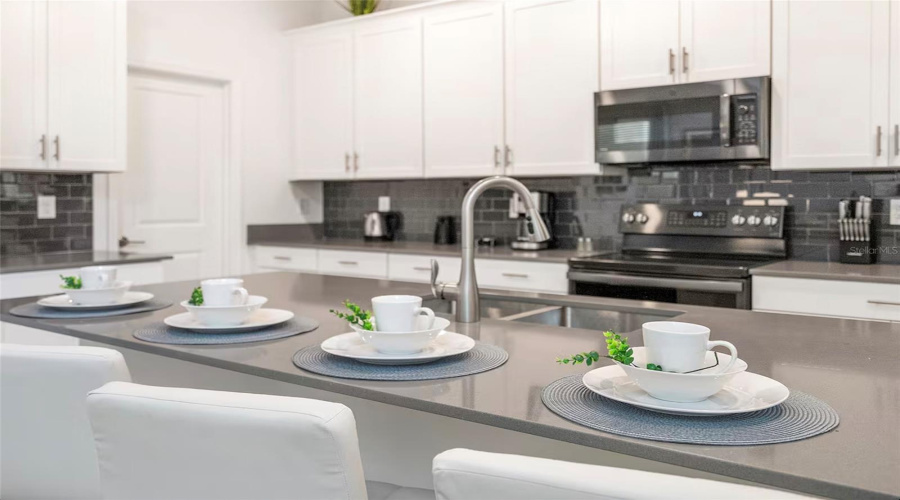 KISSIMMEE, Florida 34746, 5 Bedrooms Bedrooms, ,5 BathroomsBathrooms,Residential,For Sale,PROLOGUE,0,MFRO6339638