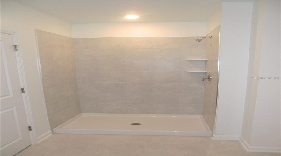 DAVENPORT, Florida 33837, 4 Bedrooms Bedrooms, ,2 BathroomsBathrooms,Residential,For Sale,LOCH COURT,0,MFRO6363502