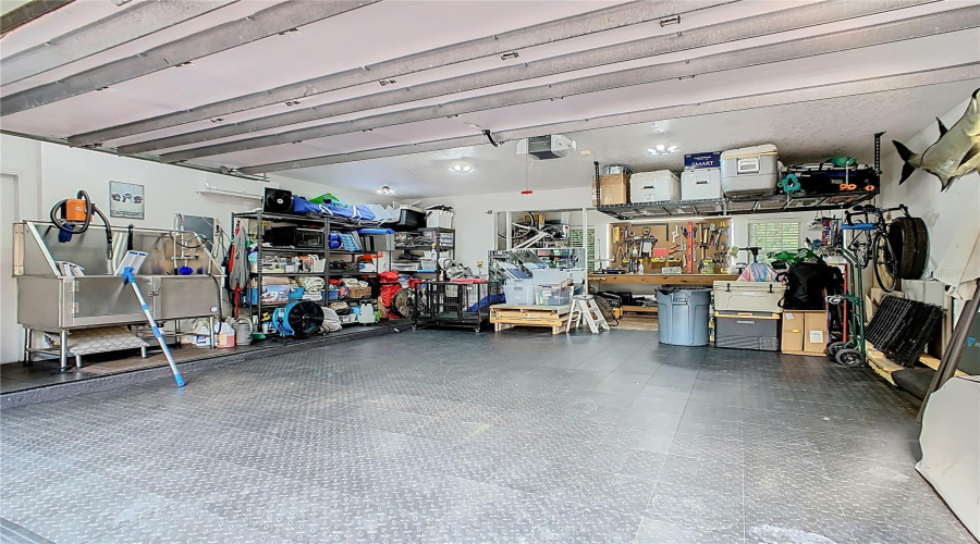 Free Standing Dog Washing Station Unit does NOT convey with sale of house