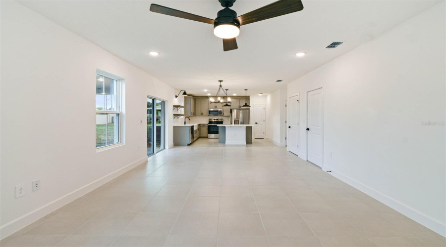 DAVENPORT, Florida 33837, 5 Bedrooms Bedrooms, ,3 BathroomsBathrooms,Residential,For Sale,HALTER,0,MFRO6367147