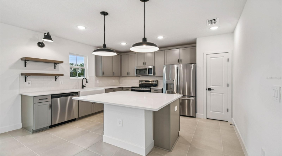 DAVENPORT, Florida 33837, 5 Bedrooms Bedrooms, ,3 BathroomsBathrooms,Residential,For Sale,HALTER,0,MFRO6367147