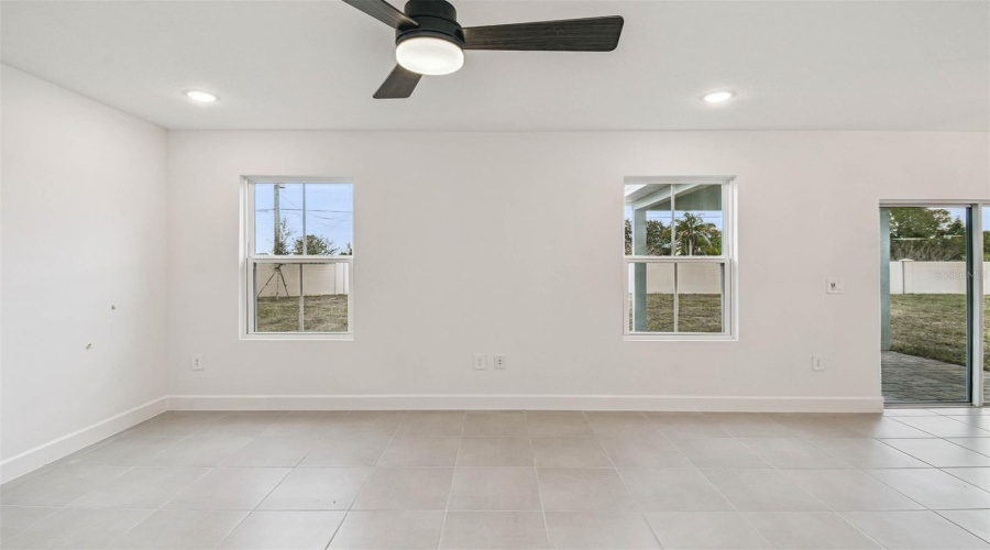 DAVENPORT, Florida 33837, 5 Bedrooms Bedrooms, ,3 BathroomsBathrooms,Residential,For Sale,HALTER,0,MFRO6367147