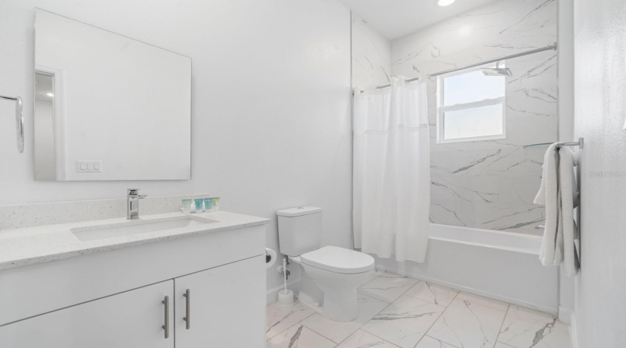 DAVENPORT, Florida 33896, 5 Bedrooms Bedrooms, ,5 BathroomsBathrooms,Residential,For Sale,FAMAGUSTA,0,MFRO6367249