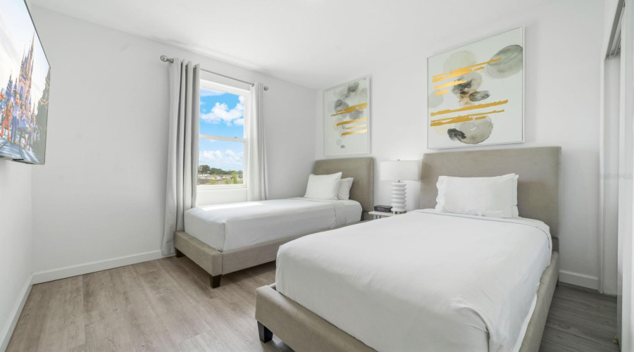 DAVENPORT, Florida 33896, 5 Bedrooms Bedrooms, ,5 BathroomsBathrooms,Residential,For Sale,FAMAGUSTA,0,MFRO6367249