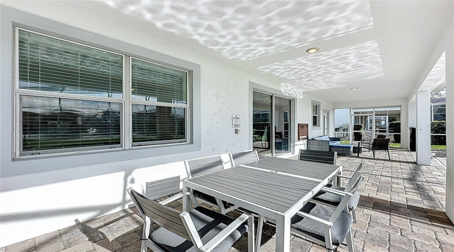 DAVENPORT, Florida 33896, 8 Bedrooms Bedrooms, ,5 BathroomsBathrooms,Residential,For Sale,STINGER,0,MFRS5137916