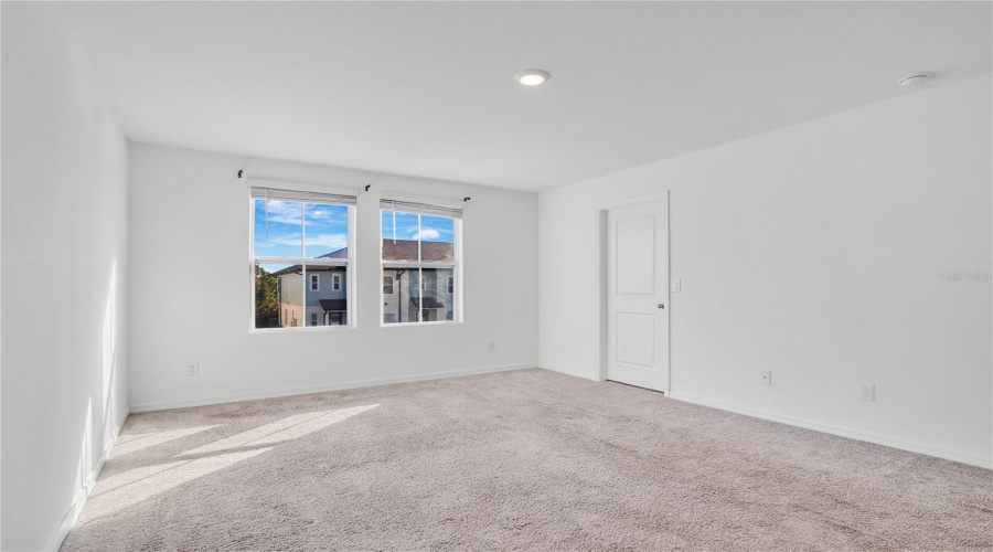 DAVENPORT, Florida 33896, 3 Bedrooms Bedrooms, ,2 BathroomsBathrooms,Residential,For Sale,DISCOVERY,0,MFRO6367290