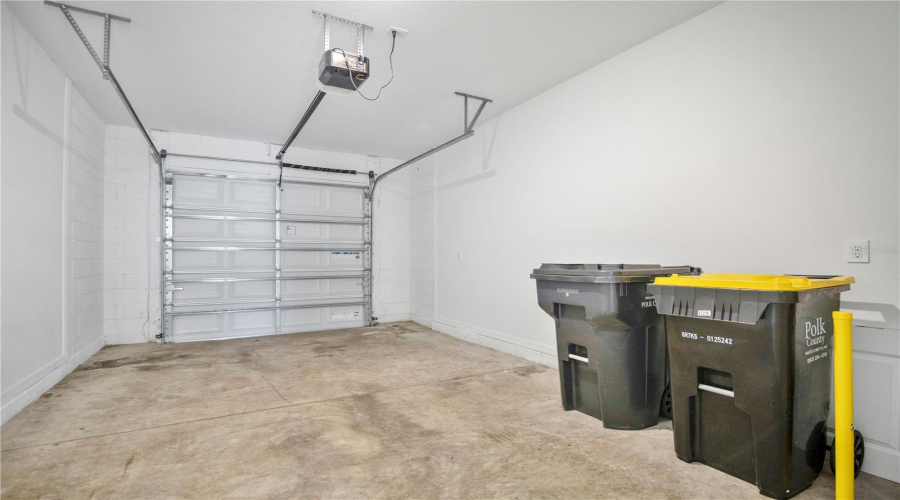 DAVENPORT, Florida 33896, 3 Bedrooms Bedrooms, ,2 BathroomsBathrooms,Residential,For Sale,DISCOVERY,0,MFRO6367290