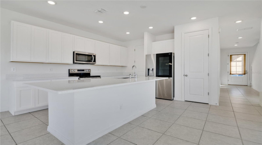 DAVENPORT, Florida 33896, 3 Bedrooms Bedrooms, ,2 BathroomsBathrooms,Residential,For Sale,DISCOVERY,0,MFRO6367290