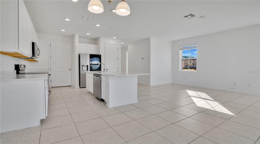 DAVENPORT, Florida 33896, 3 Bedrooms Bedrooms, ,2 BathroomsBathrooms,Residential,For Sale,DISCOVERY,0,MFRO6367290