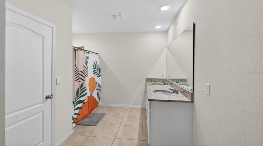 DAVENPORT, Florida 33837, 3 Bedrooms Bedrooms, ,2 BathroomsBathrooms,Residential,For Sale,BROOKLET,0,MFRO6367287