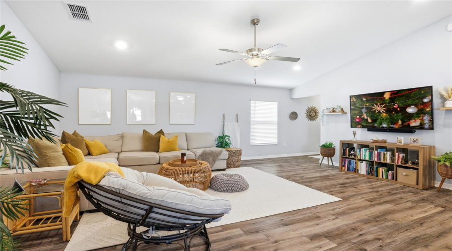 DAVENPORT, Florida 33837, 3 Bedrooms Bedrooms, ,2 BathroomsBathrooms,Residential,For Sale,FOXTAIL,0,MFRS5140225