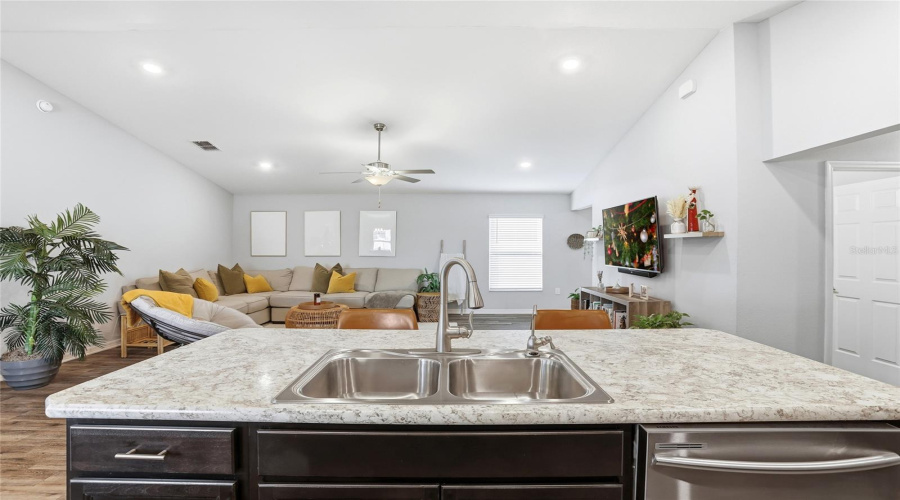 DAVENPORT, Florida 33837, 3 Bedrooms Bedrooms, ,2 BathroomsBathrooms,Residential,For Sale,FOXTAIL,0,MFRS5140225